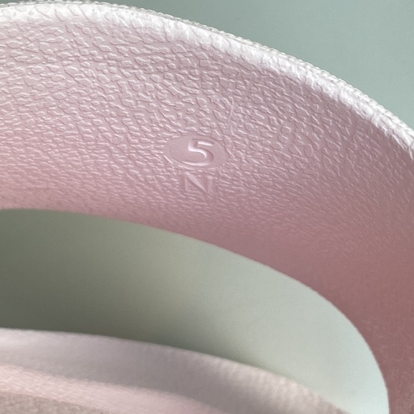 Adidas Adilette almost pink slides - Picture 6 of 7